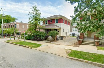 Building Photo - 608 E 2nd St