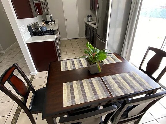 Kitchen - 905 Center St