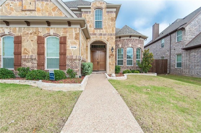 Foto del edificio - 13158 Mardi Gras Ln