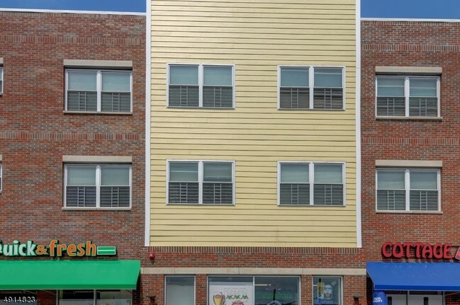 Building Photo - 25 Cottage St