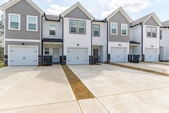 Building Photo - 1007 Linsmore Ave