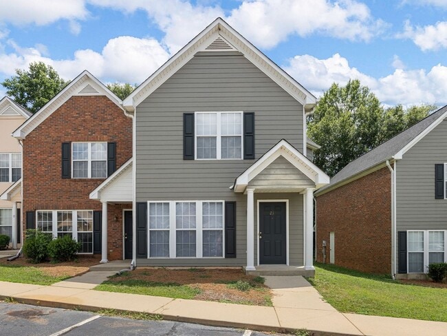 Building Photo - Freshly Renovated 2 BR, 2.5 BA Townhome Mi...