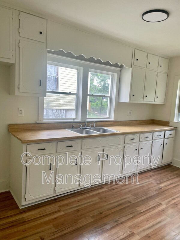 Building Photo - 1520 19th Street North