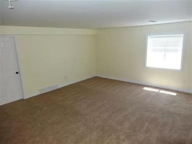 Building Photo - Comfortable home f3