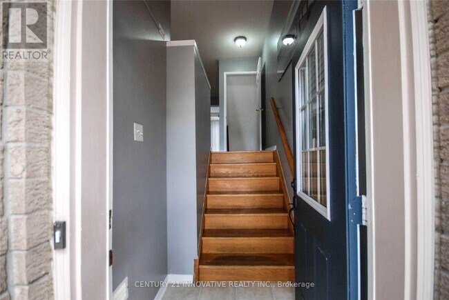 Photo du bâtiment - 4950-4950 Albina Way