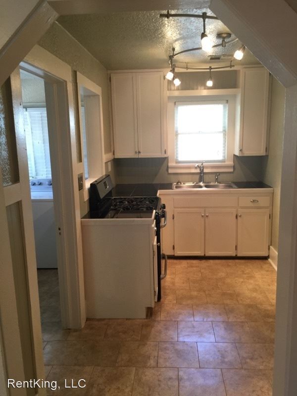 Building Photo - 3 br, 2 bath House - 1031 W Boyd