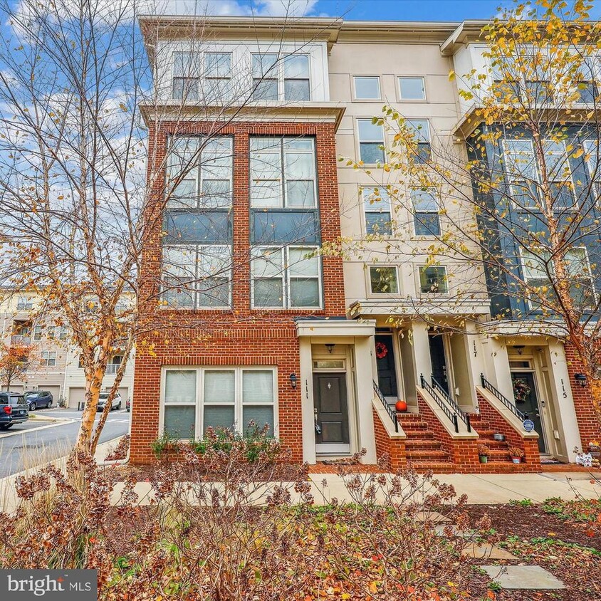 Primary Photo - 111 Copley Cir