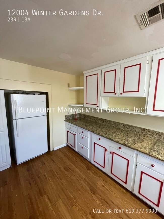 Building Photo - Charming 2 Bedroom  Duplex with yard!