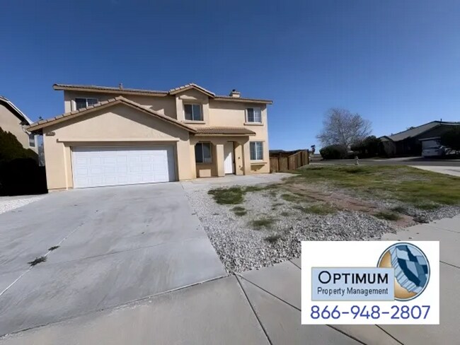 Foto del edificio - Spacious 5-Bedroom, 3-Bathroom Home with Loft in Victorville