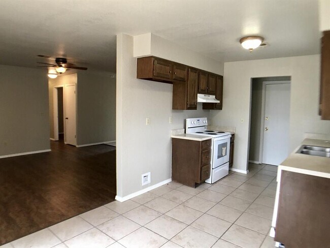 Foto del edificio - 1013 Mercury Cir