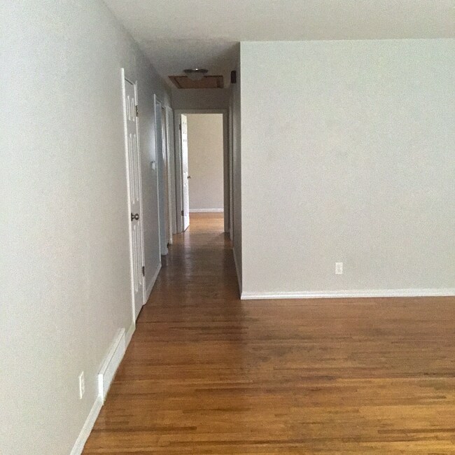 Building Photo - 1837 Welker Ave