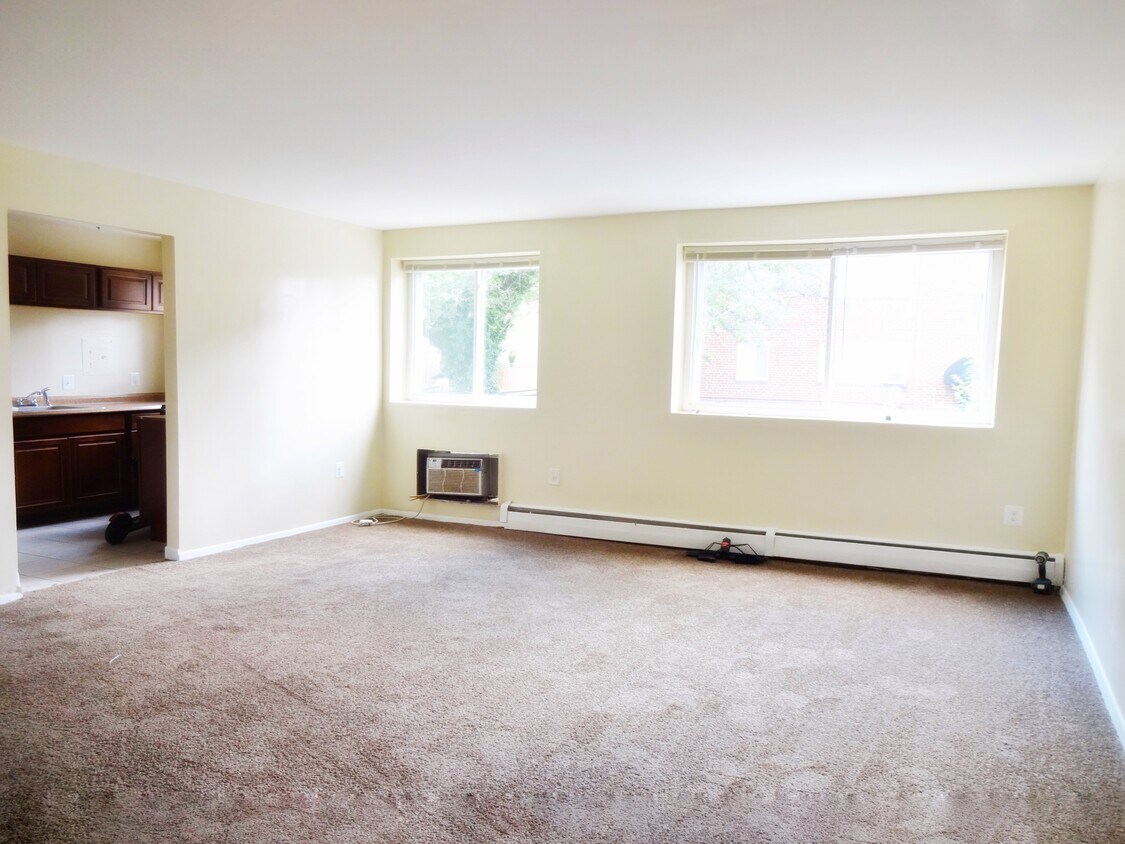 Primary Photo - 2930 Knox Pl SE