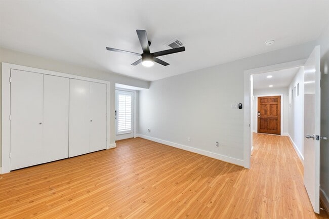 Foto del edificio - 419 W 26th St