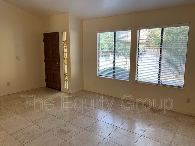 Foto del edificio - 4845 W Cypress Ave