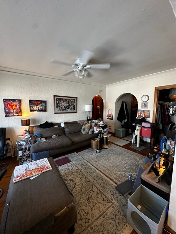 Building Photo - 4442 N Oakland Ave