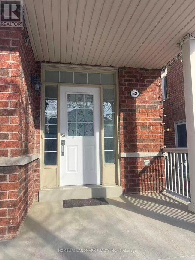 Photo du bâtiment - 53 Ralph Chalmers Ave