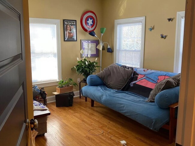 Building Photo - Two bedrooms and bath up stairs.