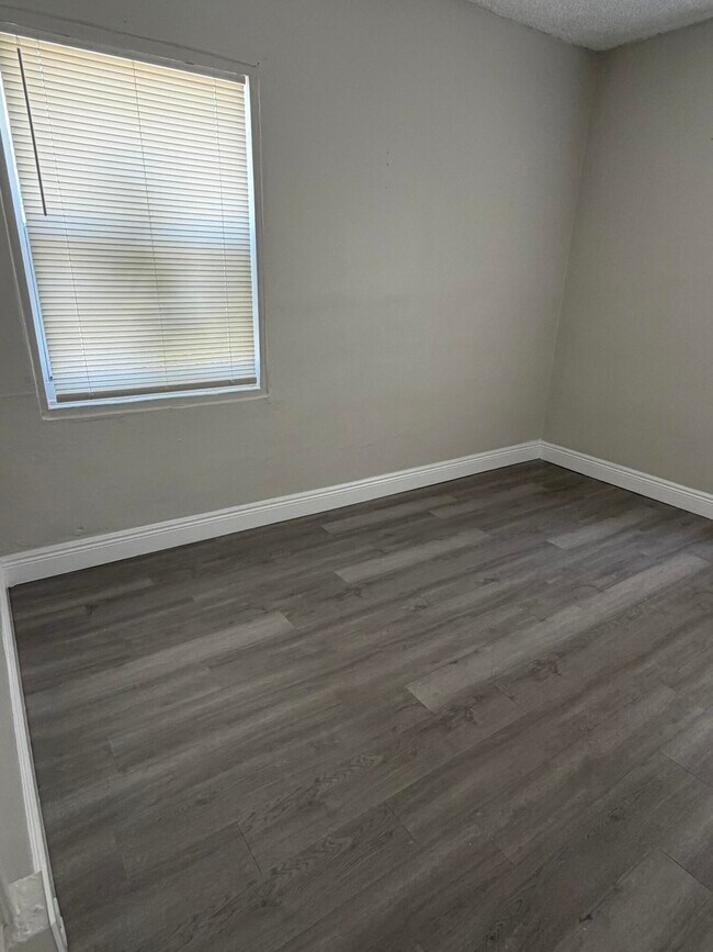 Foto del edificio - 2850 NW 14th St