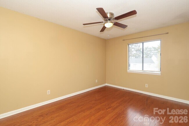 Foto del edificio - 11086 Harrowfield Rd