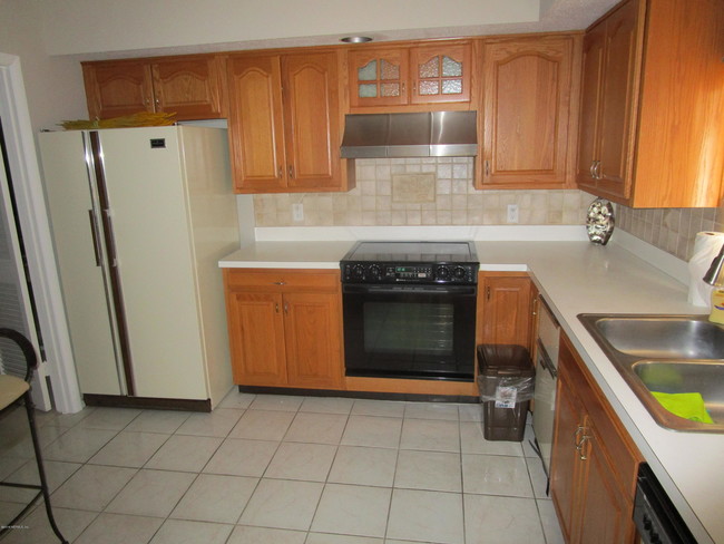 Building Photo - 9905 Regency Square Blvd