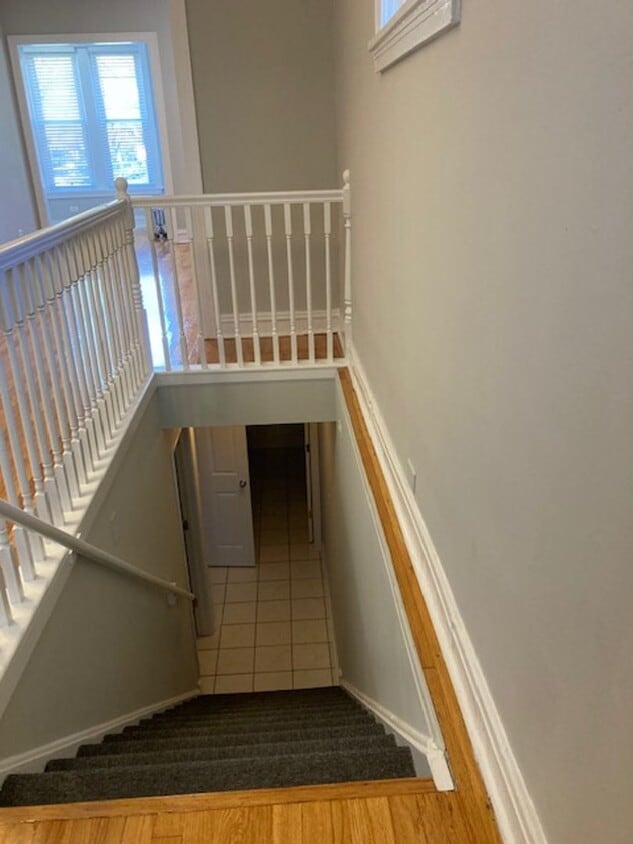 Building Photo - 831 Dobson St