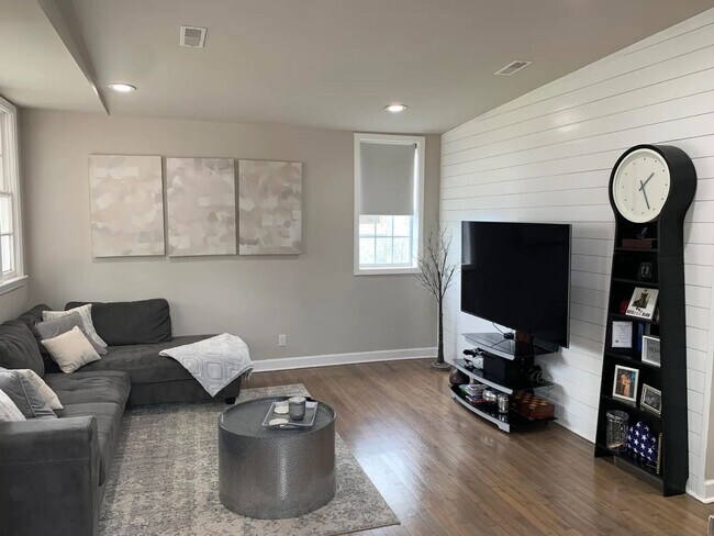 Photo - 3 Bedroom 1 Bath House - West Ashley - Cha...