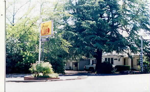 Primary Photo - Ferro Motel