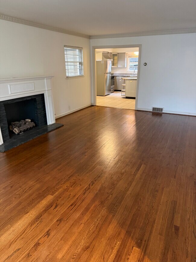 Foto del edificio - 4151 Hawthorne Ave