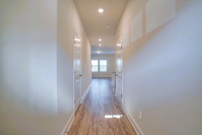Foto del edificio - 1259 W End Station Dr
