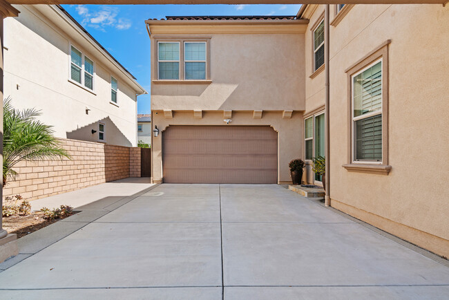 Building Photo - 13495 Tierra Vista Cir