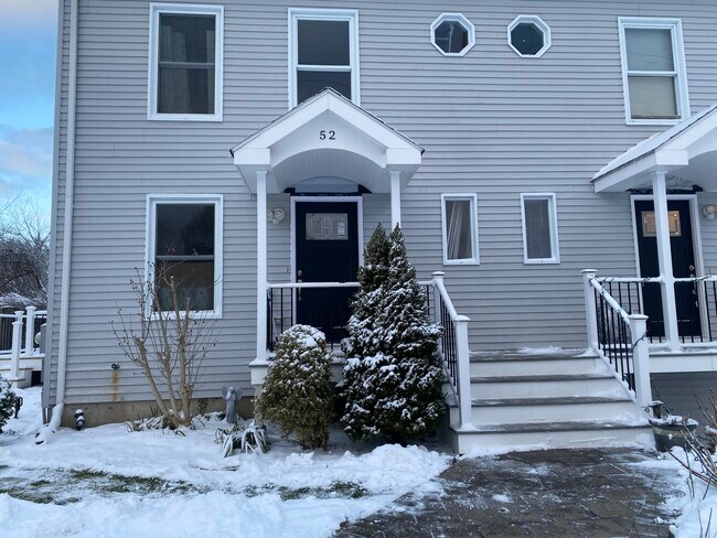 Building Photo - 52 Maniton Dr