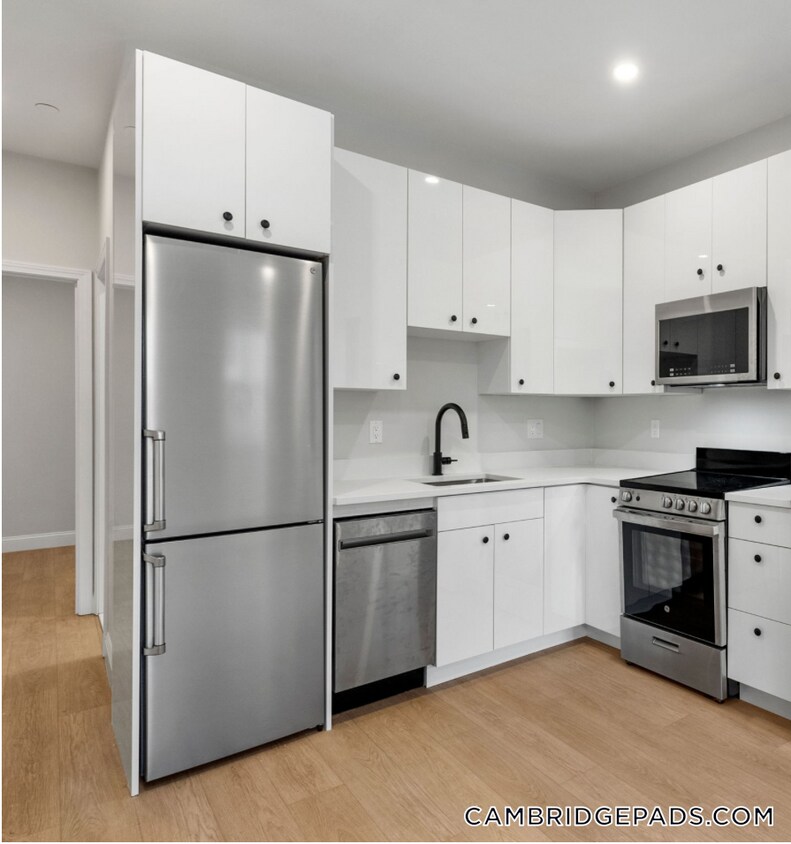 Foto principal - 1576 Cambridge St