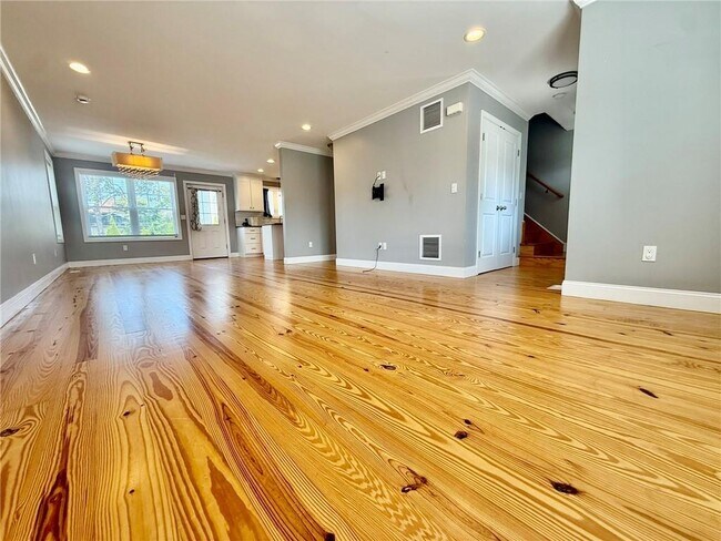 Foto del edificio - 52 Bedlow Ave