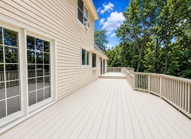 Building Photo - 31 Woodside Cir