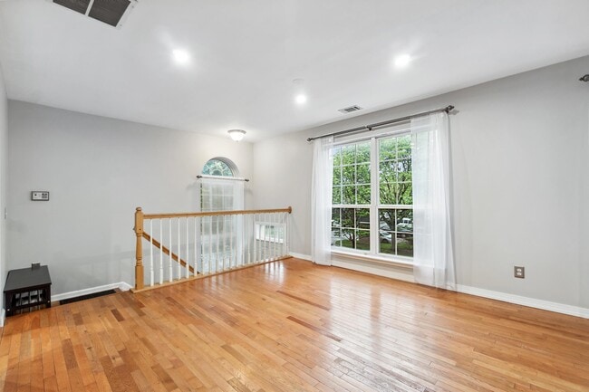 Foto del edificio - 11 Droyers Pointe Blvd