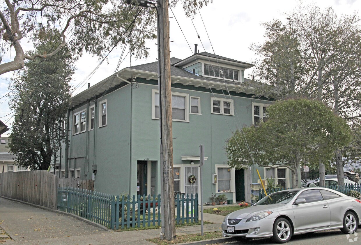 Foto del edificio - 1526 Everett St