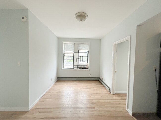 Building Photo - 36 AVENUE