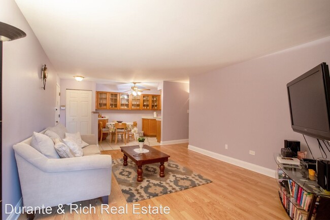 Building Photo - 1 br, 1 bath House - 1531 N Windsor  Apt 212