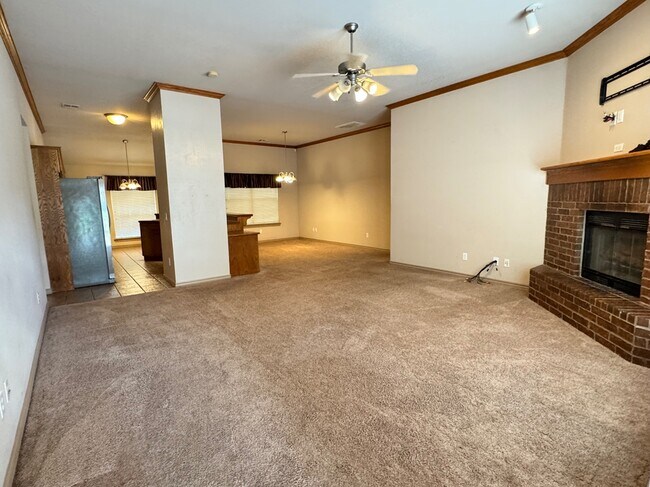 Building Photo - 1424 Teakwood Dr