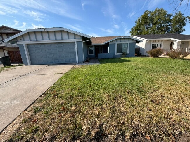 Photo - 8267 Moorhaven Way House