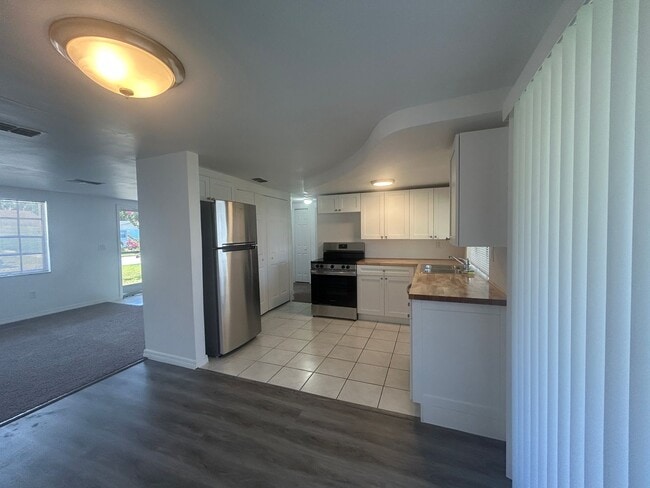 Foto del edificio - 2 Bed/1 Bath, Single Family Home in Beacon Square AVAILABLE NOW!!