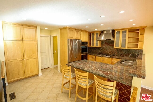 Building Photo - 17097 Palisades Cir