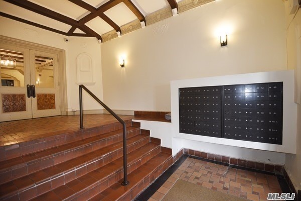 Building Photo - 310 Riverside Blvd