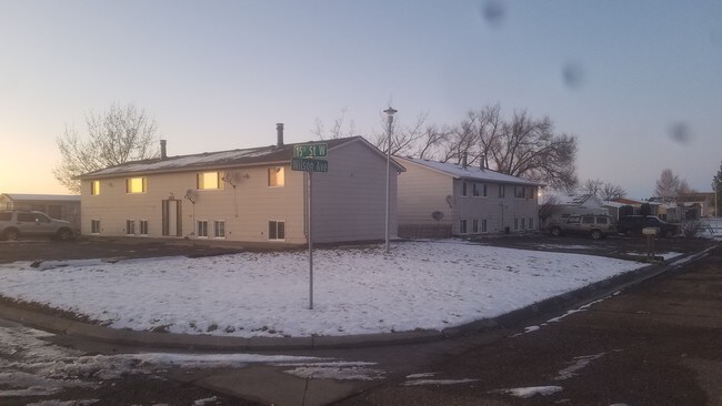 4 plex - 1215 15th St W