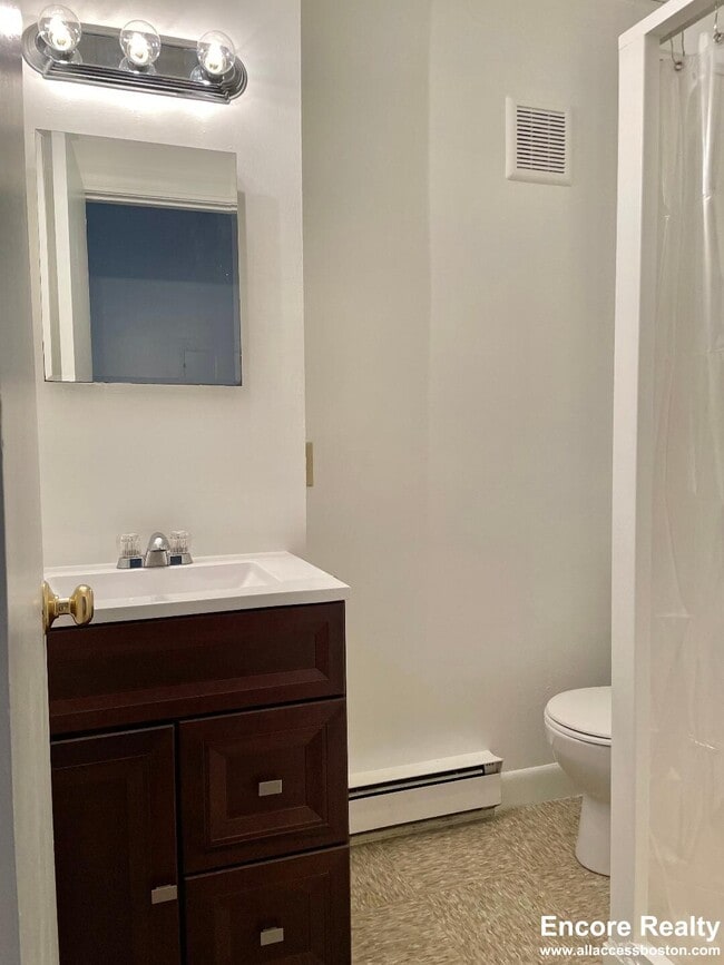 Building Photo - 854 Beacon St