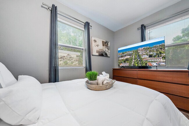Foto del edificio - 3207 Pinewood Ave