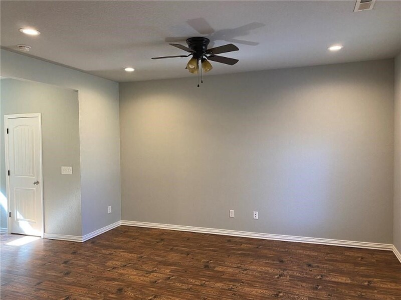 Building Photo - 19407 32nd Ave NW