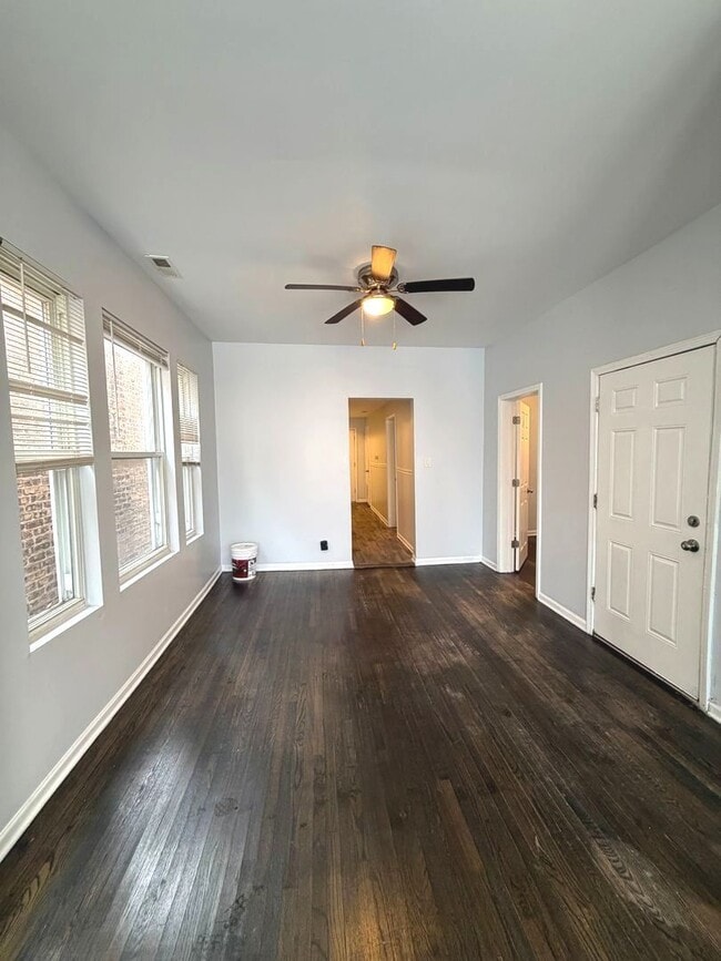 Building Photo - 7224 S St Lawrence Ave