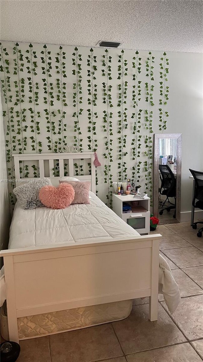 Foto del edificio - 4365 Mahogany Ridge Dr