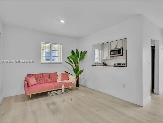 Building Photo - 1011 NW 23rd Ave